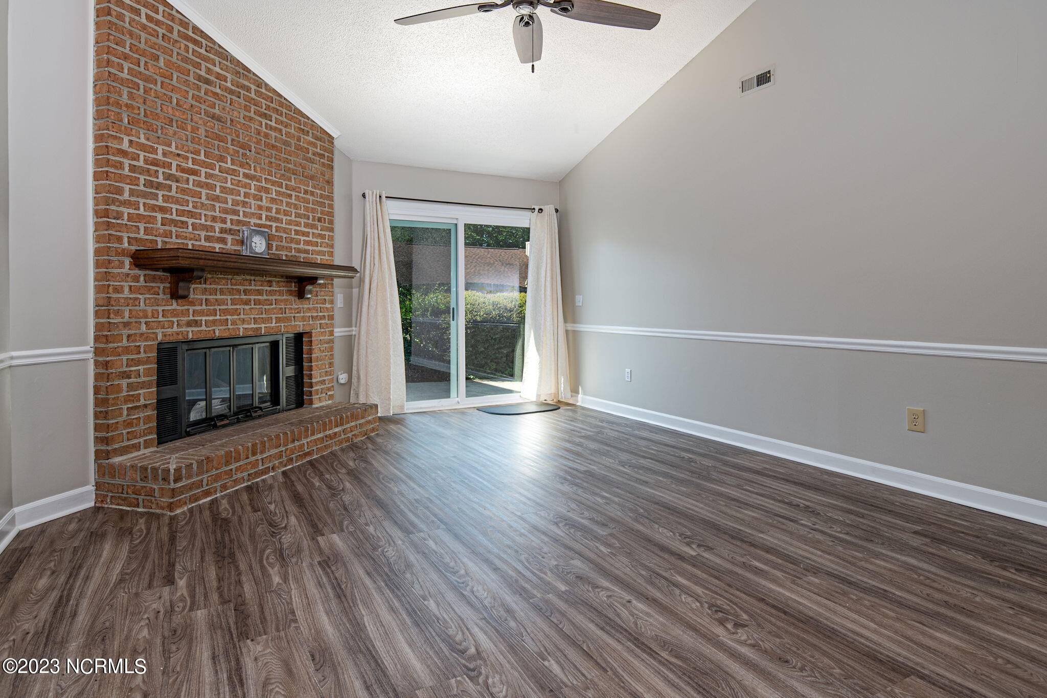1868 Quail Ridge Road, Unit D Greenville, NC 27858 - Photo 16 of 25 17-web-or-mls-16 Living Room