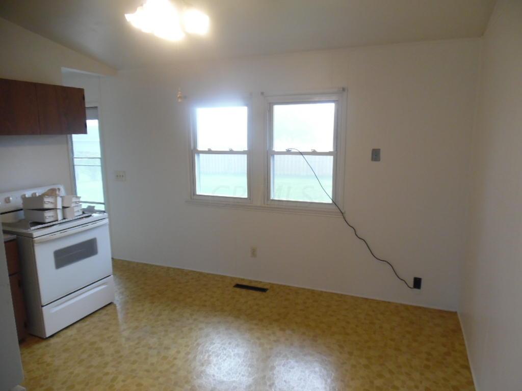 340 Sturbridge Road Columbus, OH 43228 - Photo 3 of 21 Gallery Image 3