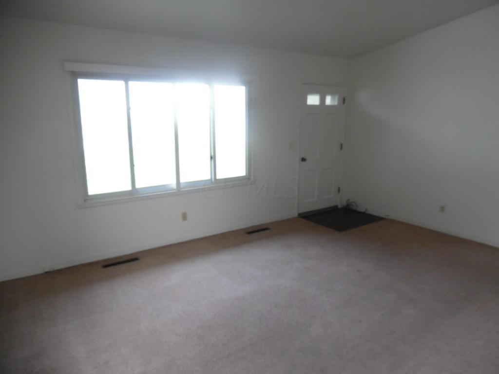 340 Sturbridge Road Columbus, OH 43228 - Photo 4 of 21 Gallery Image 4