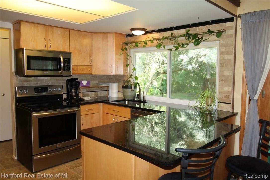 14436 Riverside Drive Livonia, MI 48154 - Photo 6 of 16 IMG_0448.JPG