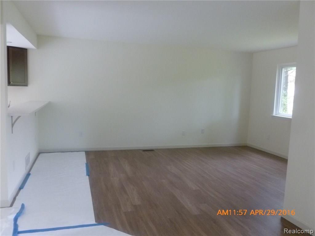 23133 Farmington Road Farmington, MI 48336 - Photo 13 of 32