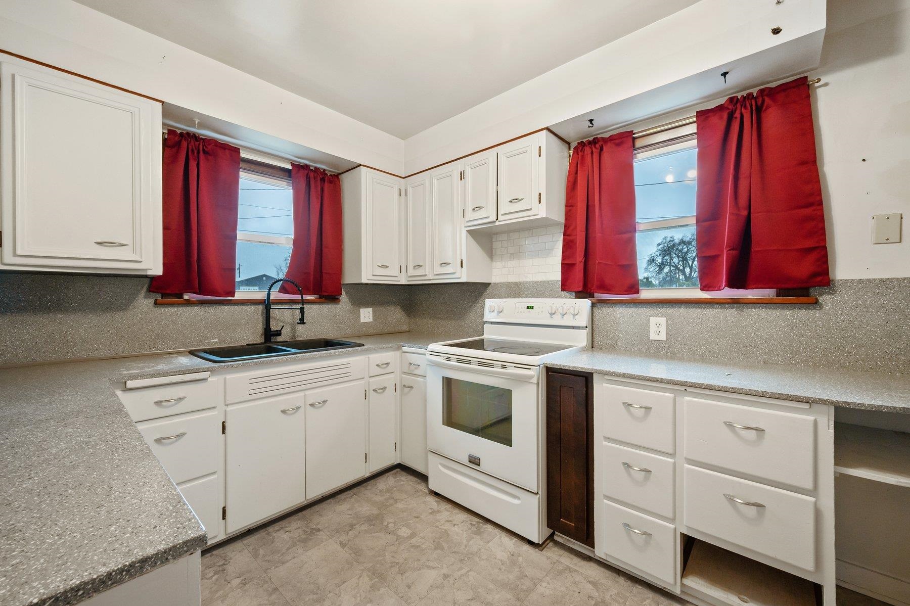2511 North Center Road Spokane, WA 99212 - Photo 7 of 24