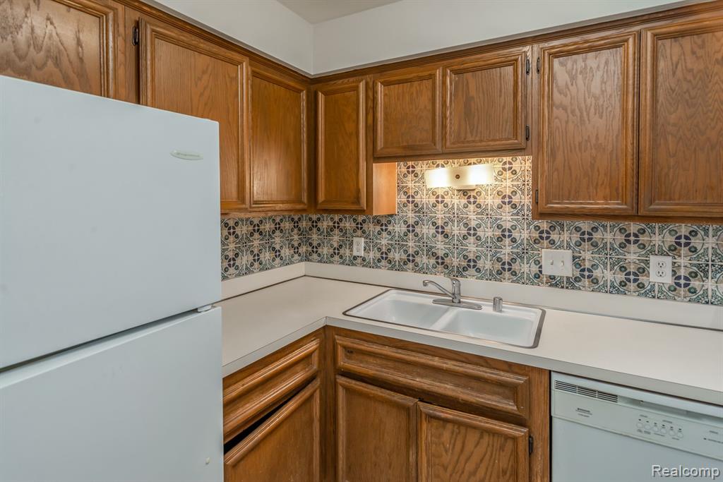 54797 Shelby Road, Unit 88 Shelby, MI 48316 - Photo 8 of 22