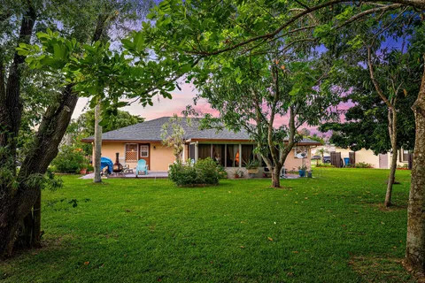 $575,000 | 113 Cordoba Circle, Royal Palm Beach, FL 33411