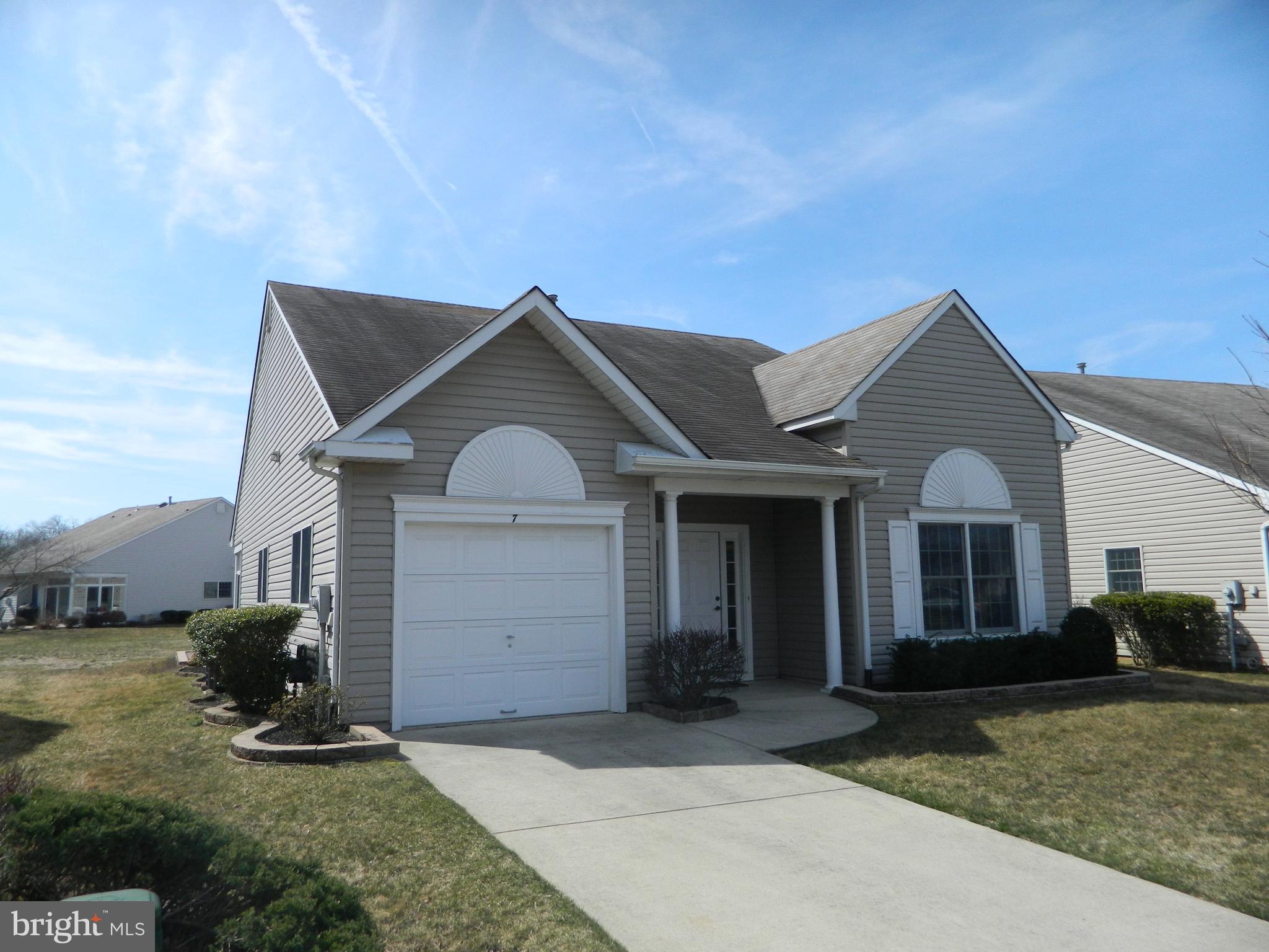 7 Oak Ridge Court Columbus, NJ 08022 - Photo 3 of 39