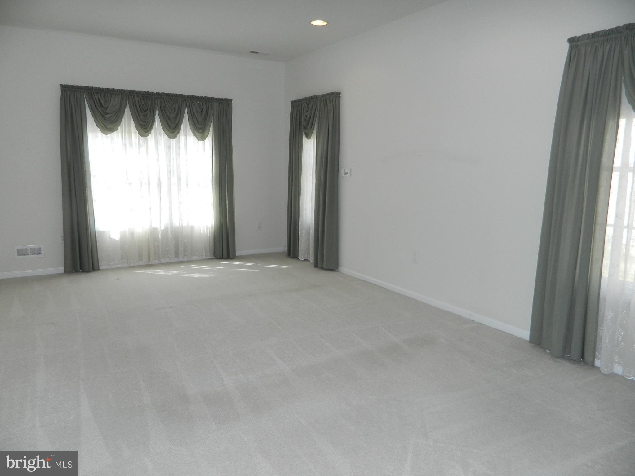 7 Oak Ridge Court Columbus, NJ 08022 - Photo 22 of 39