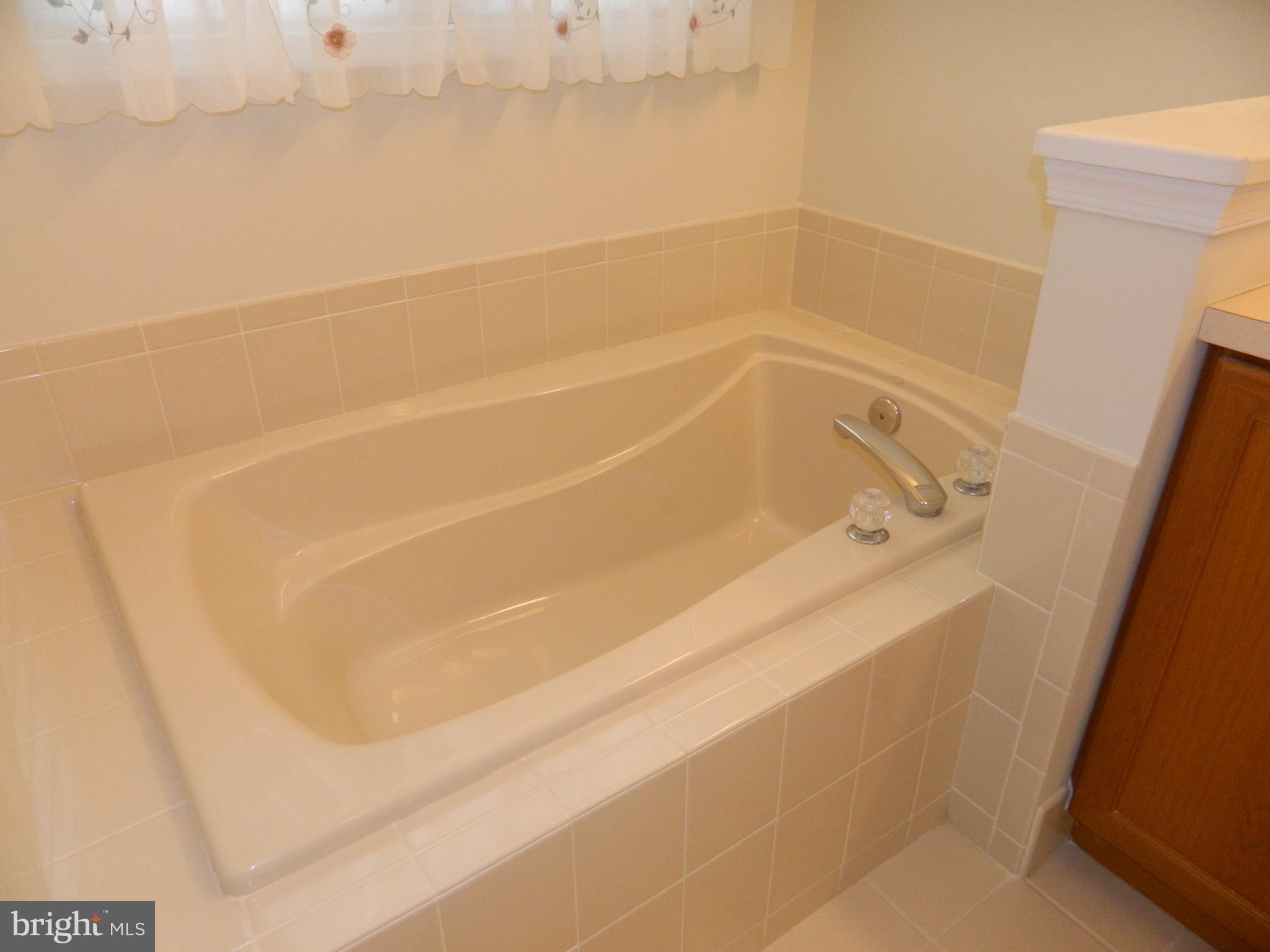 7 Oak Ridge Court Columbus, NJ 08022 - Photo 25 of 39