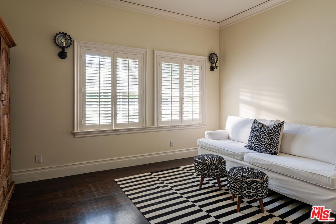 17417 Rancho Street Encino, CA 91316 - Photo 35 of 49