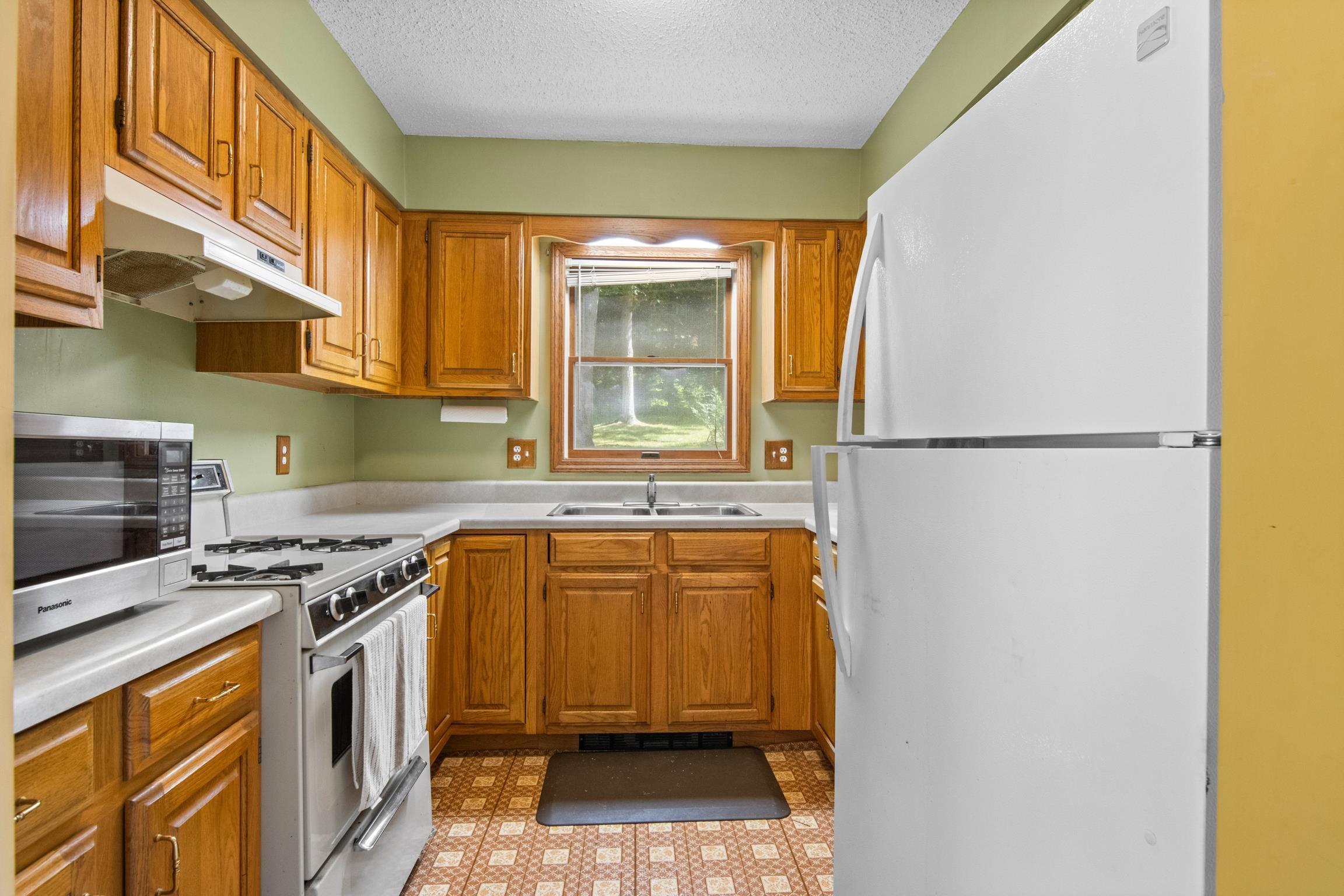 7668 Forest Lodge Road Traverse City, MI 49685 - Photo 9 of 30 1938134-5b8a049e-b4ae-4e81-b4fb-f05abe674cd5.JPG