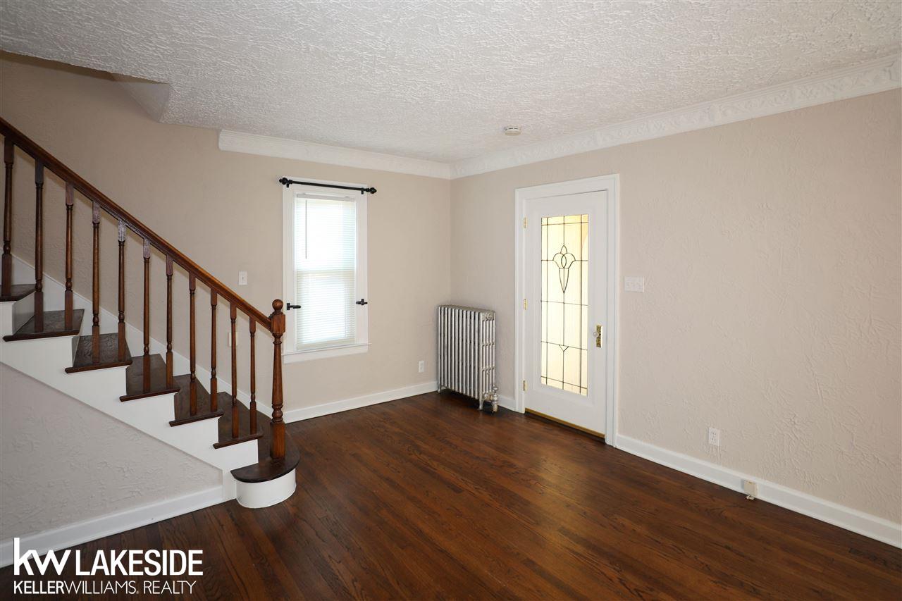 478 Cloverly Road Grosse Pointe, MI 48236 - Photo 6 of 33 50062704-5.JPG