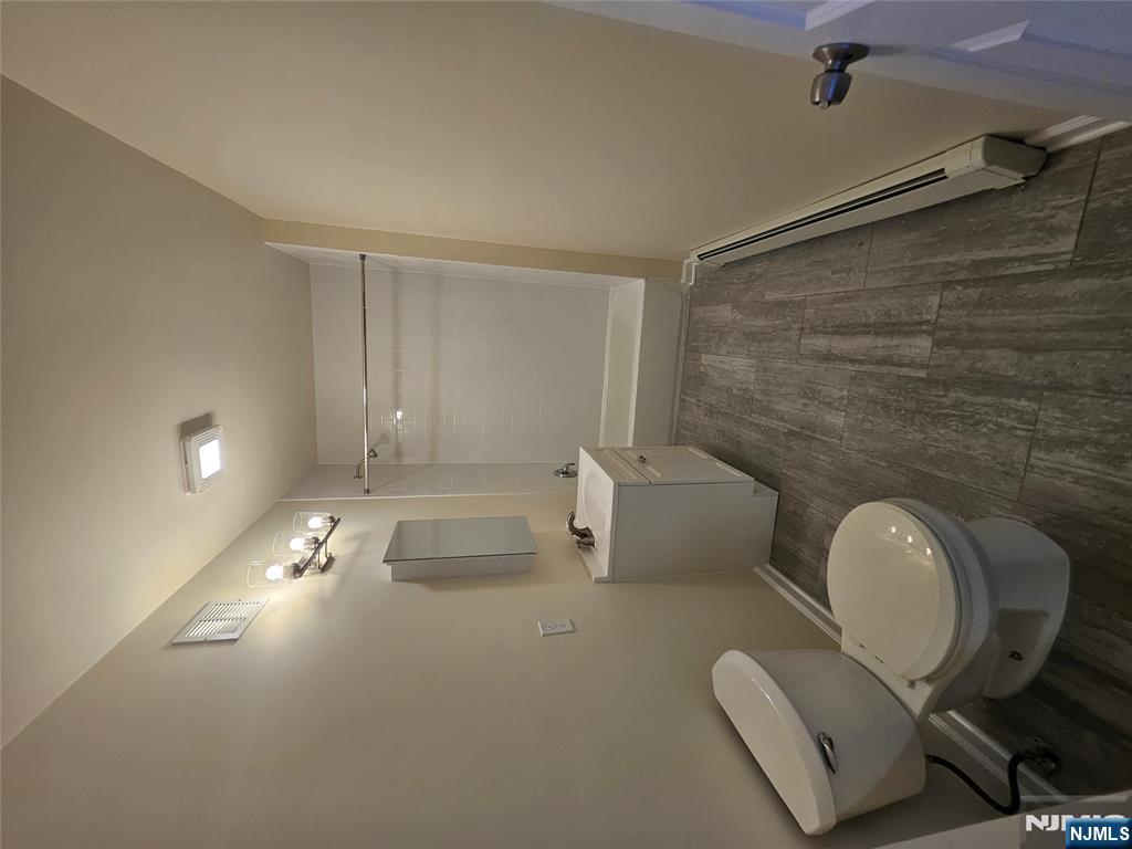 372 Bergen Street Newark, NJ 07103 - Photo 4 of 29 a bathroom with a sink toilet and shower