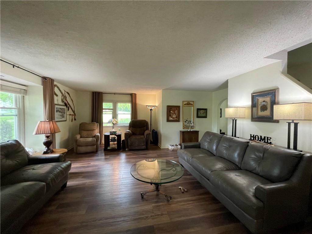 13905 Leavenworth Road Basehor, KS 66007 - Photo 2 of 12