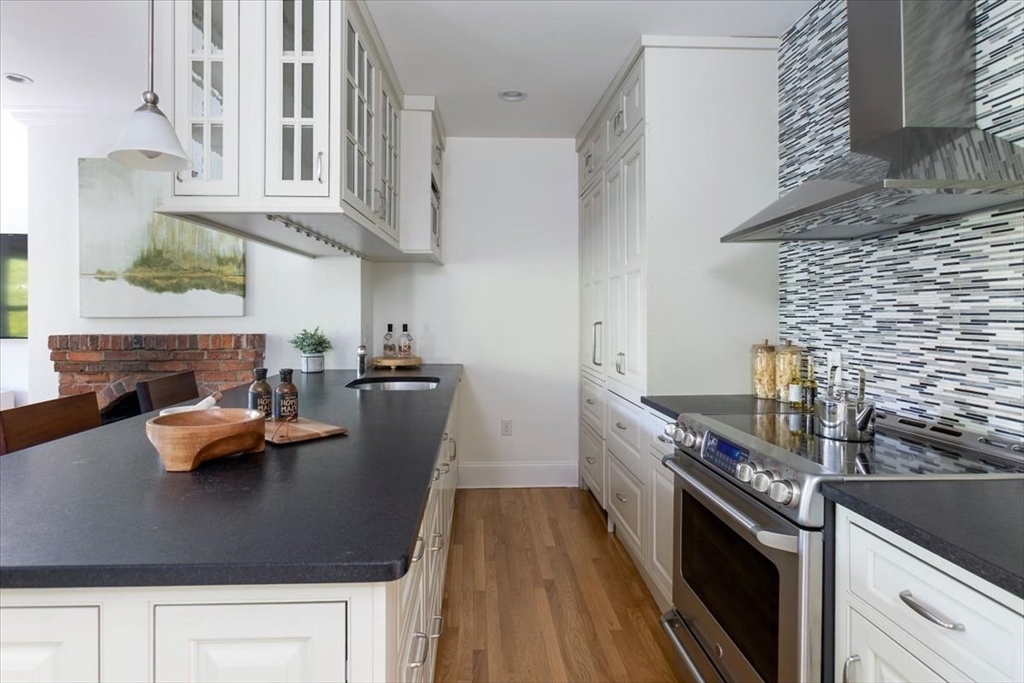 20 Union Park, Unit 4 Boston, MA 02118 - Photo 5 of 11