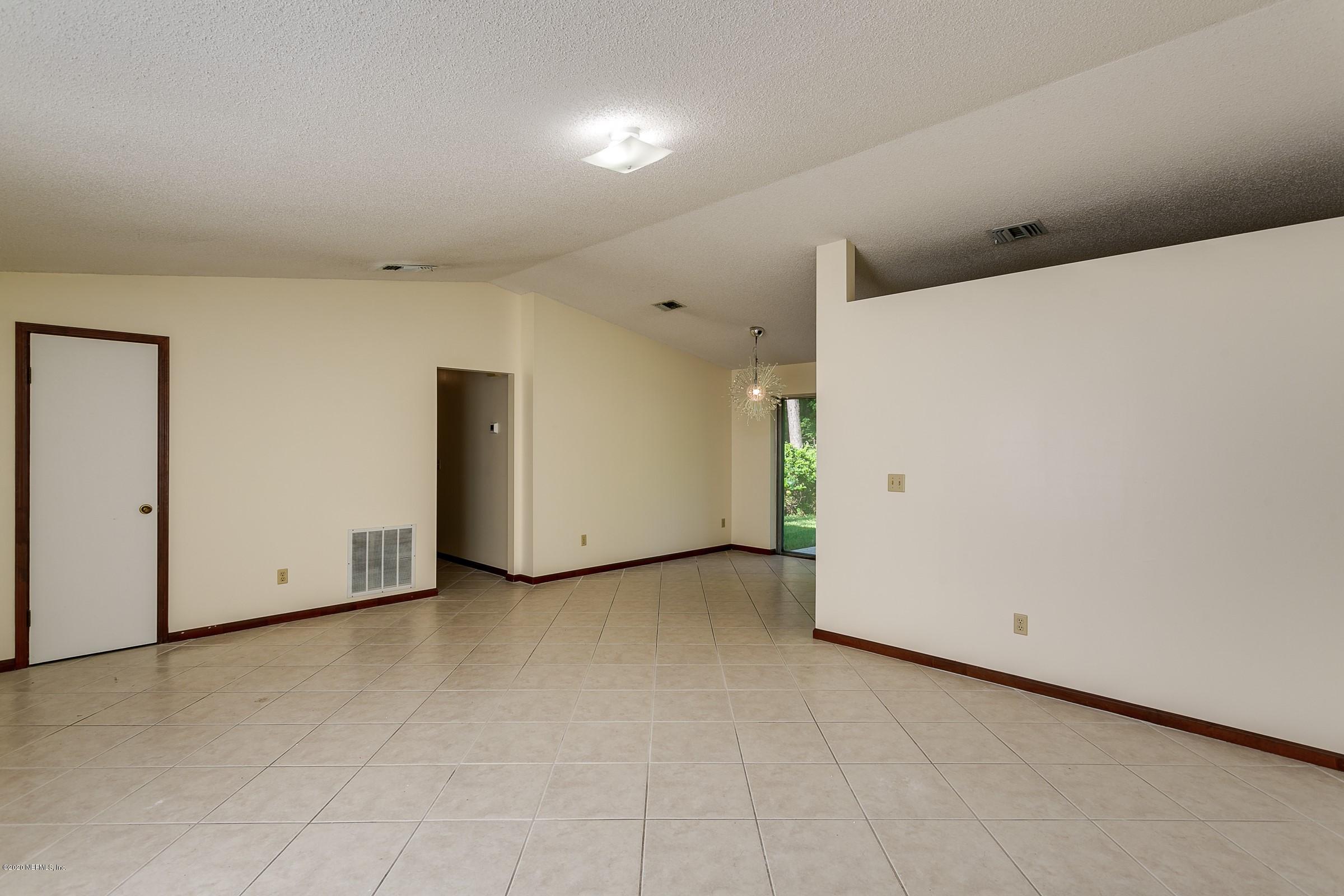 3616 Eunice Road Jacksonville, FL 32250 - Photo 8 of 30 Family Room View 2