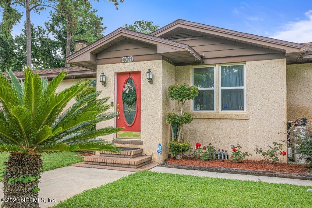 4011 Springwood Road Jacksonville, FL 32207 - Photo 3 of 43 a front view of house with yard