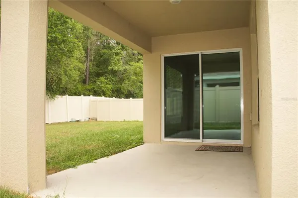 a view of backyard with garden