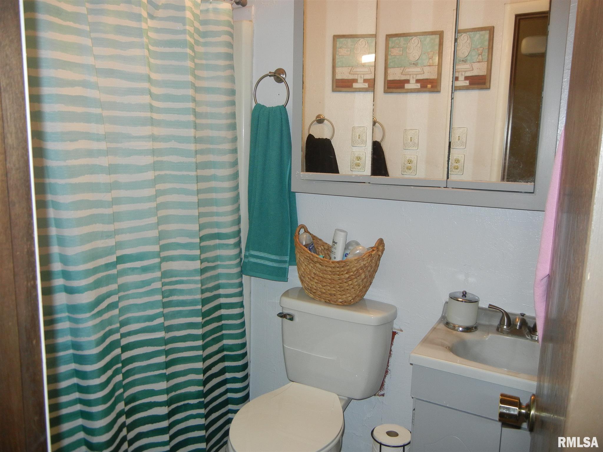 3341 Selmaville Road Salem, IL 62881 - Photo 13 of 20 Gallery Image 13