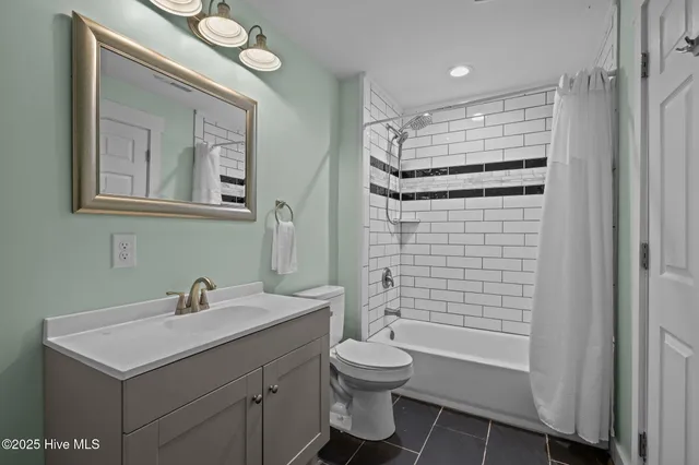 $3,000 | 501 Bridges Street, Unit A, Morehead City, NC 28557