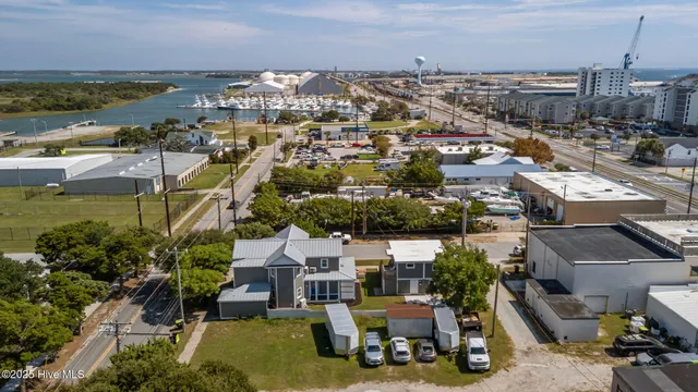 $3,000 | 501 Bridges Street, Unit A, Morehead City, NC 28557