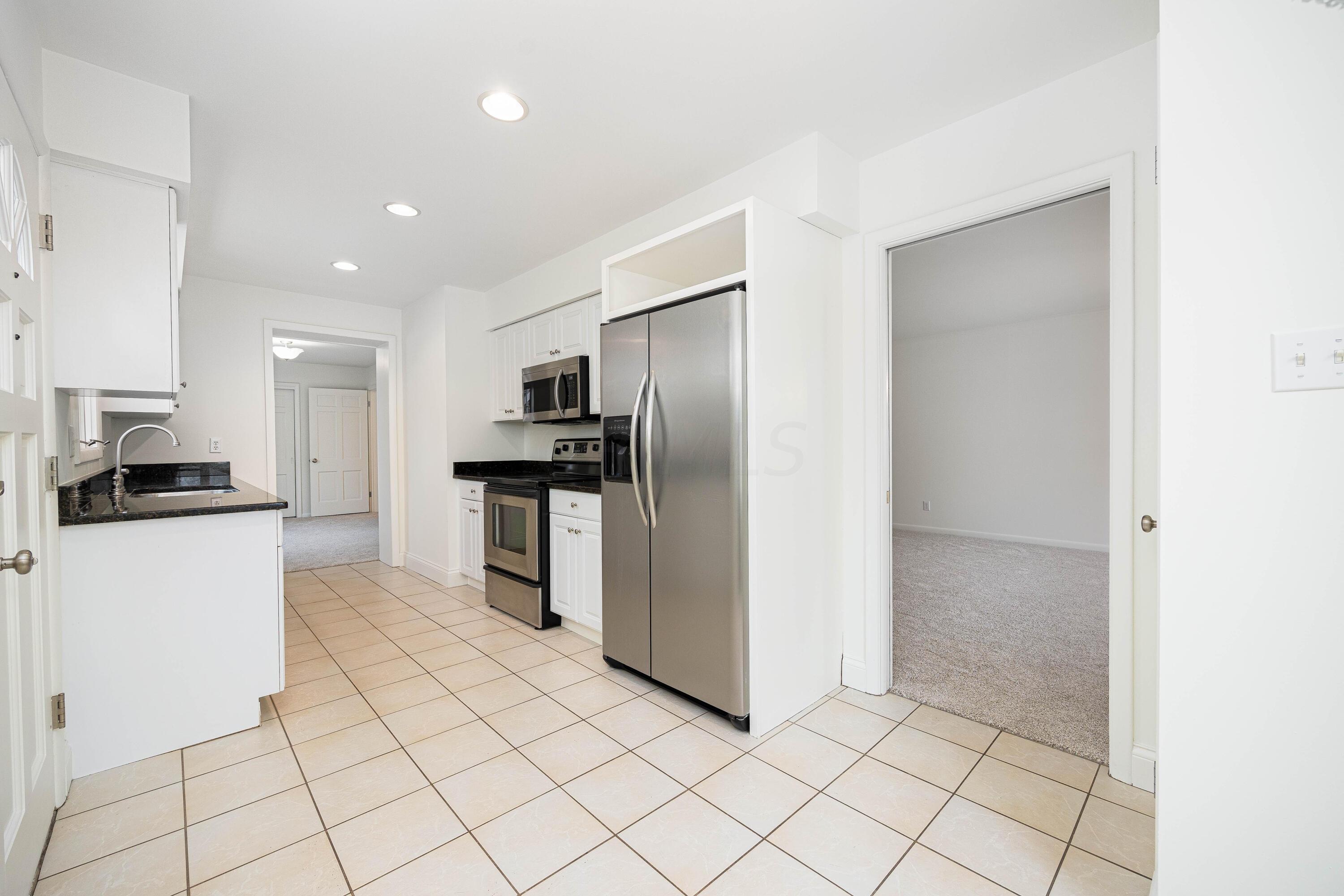 1515 Zollinger Road Columbus, OH 43221 - Photo 14 of 40 Kitchen