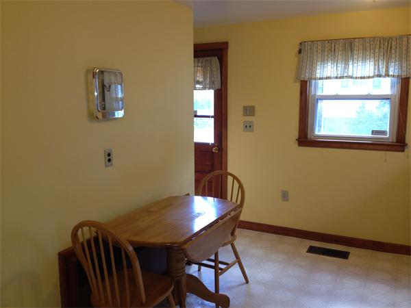 15 Hill Road Holbrook, MA 02343 - Photo 4 of 16 Gallery Image 4