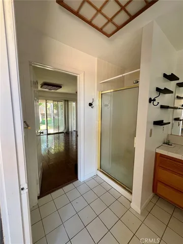 a view of livingroom with furniture