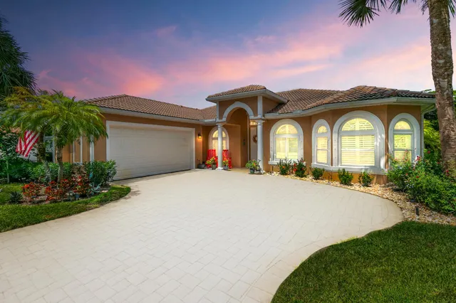 $699,999 | 3954 Recreation Lane, Naples, FL 34116