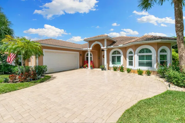 $699,999 | 3954 Recreation Lane, Naples, FL 34116