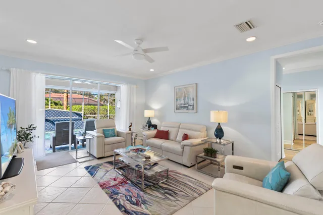 $699,999 | 3954 Recreation Lane, Naples, FL 34116