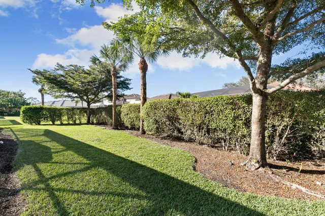 $699,999 | 3954 Recreation Lane, Naples, FL 34116