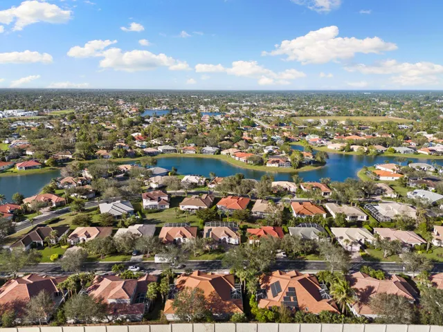 $699,999 | 3954 Recreation Lane, Naples, FL 34116