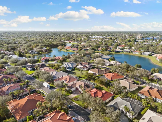 $699,999 | 3954 Recreation Lane, Naples, FL 34116