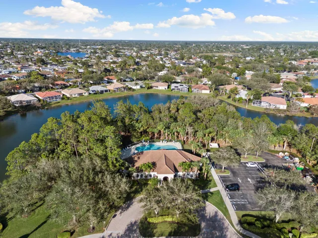 $699,999 | 3954 Recreation Lane, Naples, FL 34116