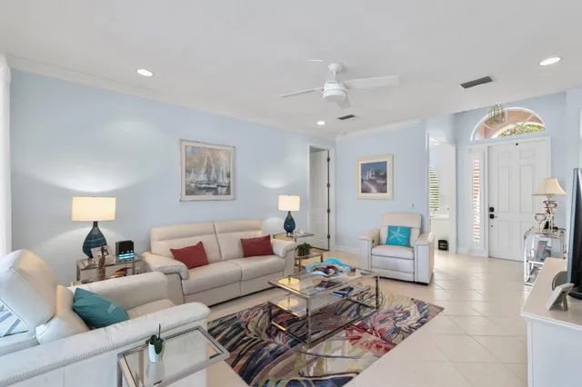 $699,999 | 3954 Recreation Lane, Naples, FL 34116