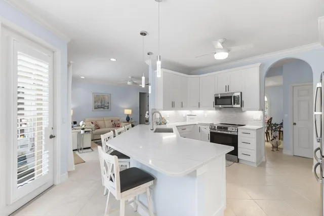 $699,999 | 3954 Recreation Lane, Naples, FL 34116