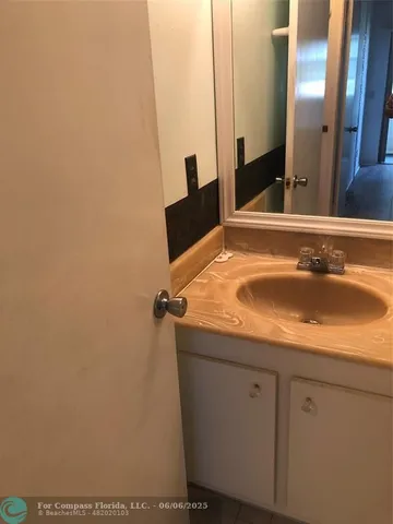 $1,700 | 151 Southwest 135th Terrace, Unit 203T, Pembroke Pines, FL 33027