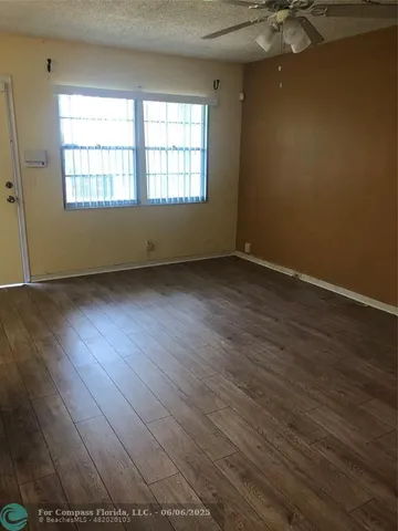 $1,700 | 151 Southwest 135th Terrace, Unit 203T, Pembroke Pines, FL 33027