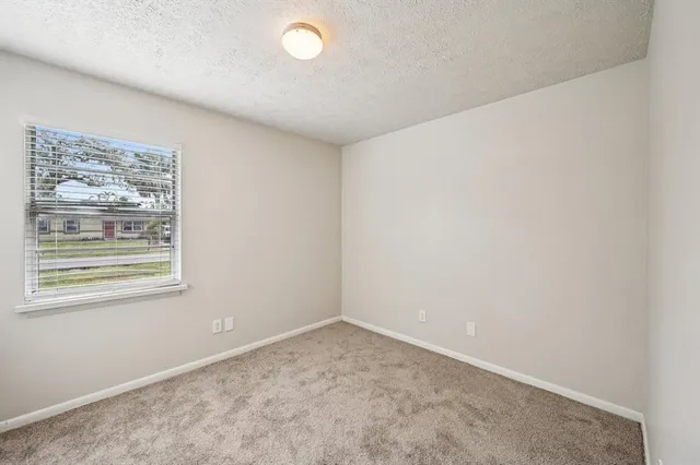 $325,000 | 913 East 8th Street, Stuart, FL 34994