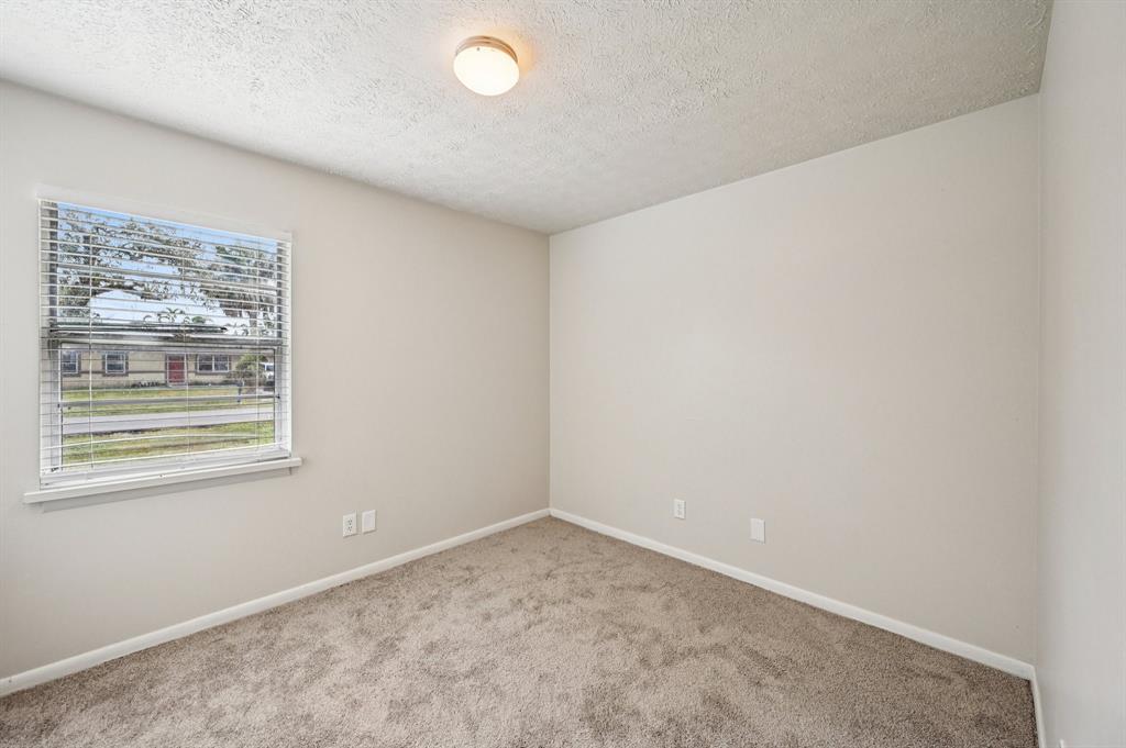 913 East 8th Street Stuart, FL 34994 - Photo 15 of 32