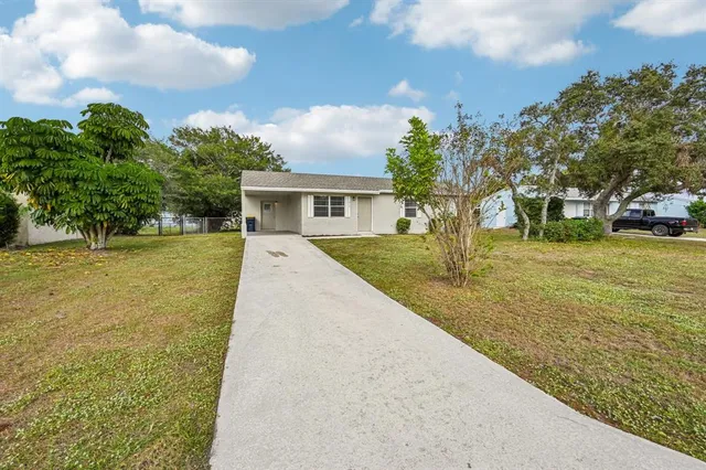 $325,000 | 913 East 8th Street, Stuart, FL 34994
