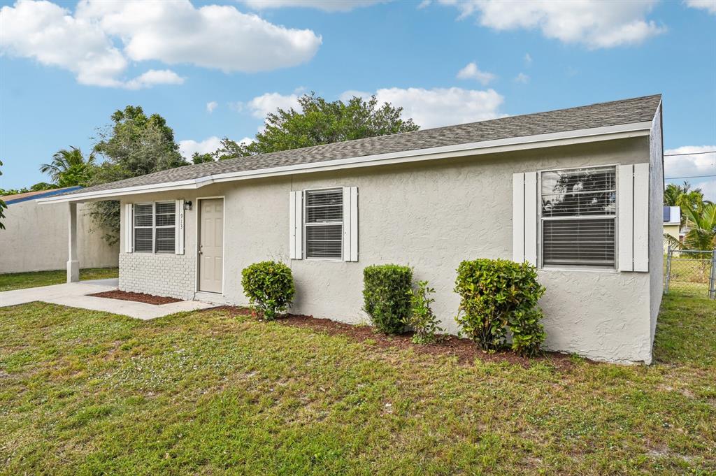 913 East 8th Street Stuart, FL 34994 - Photo 29 of 32