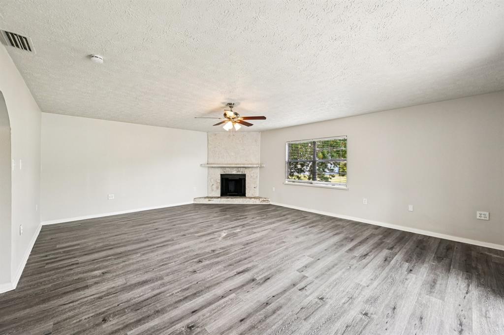 913 East 8th Street Stuart, FL 34994 - Photo 3 of 32