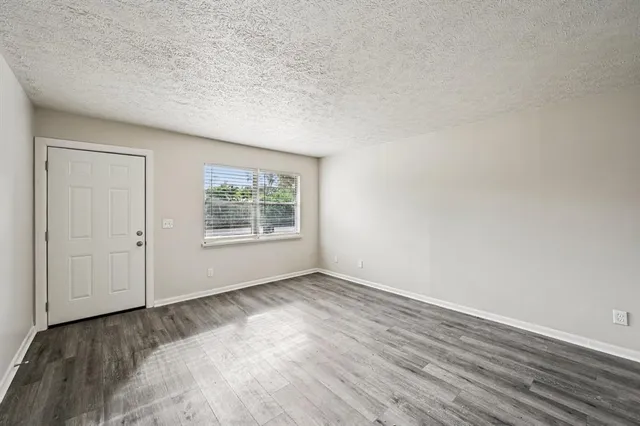 $325,000 | 913 East 8th Street, Stuart, FL 34994