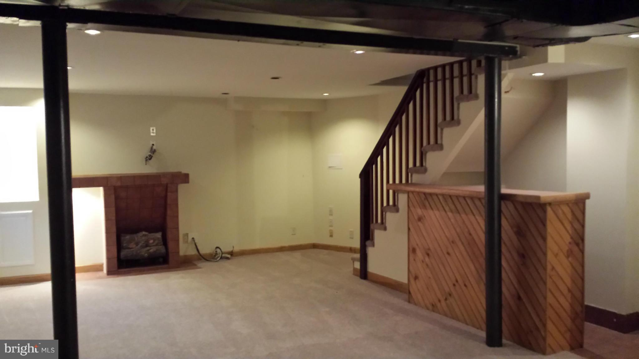 428 Overbrook Road Baltimore, MD 21212 - Photo 11 of 13 a view of an entryway