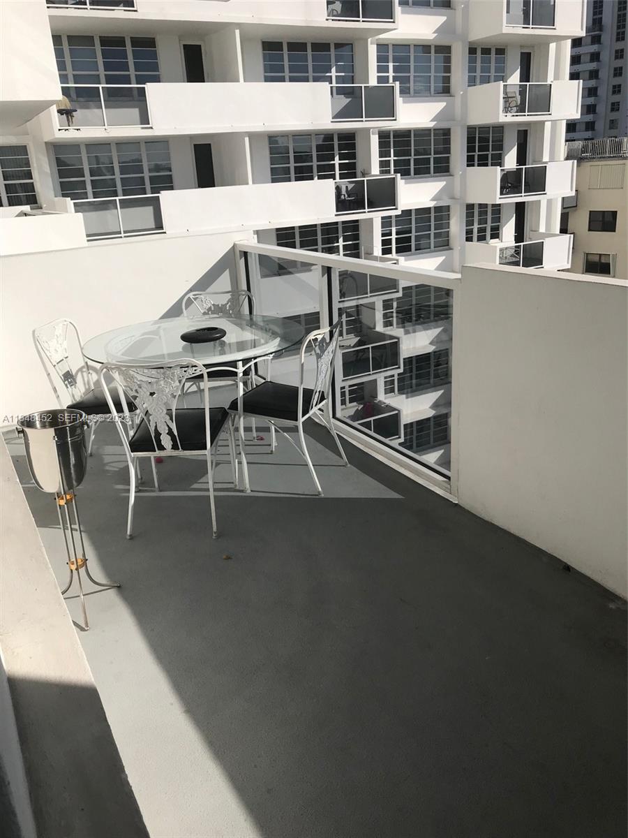 100 Lincoln Road, Unit 1007 Miami Beach, FL 33139 - Photo 5 of 82 private balcony