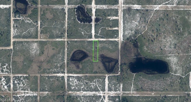 2311 Favre Road Avon Park, FL 33825 - Photo 2 of 3 a bathroom with a shower