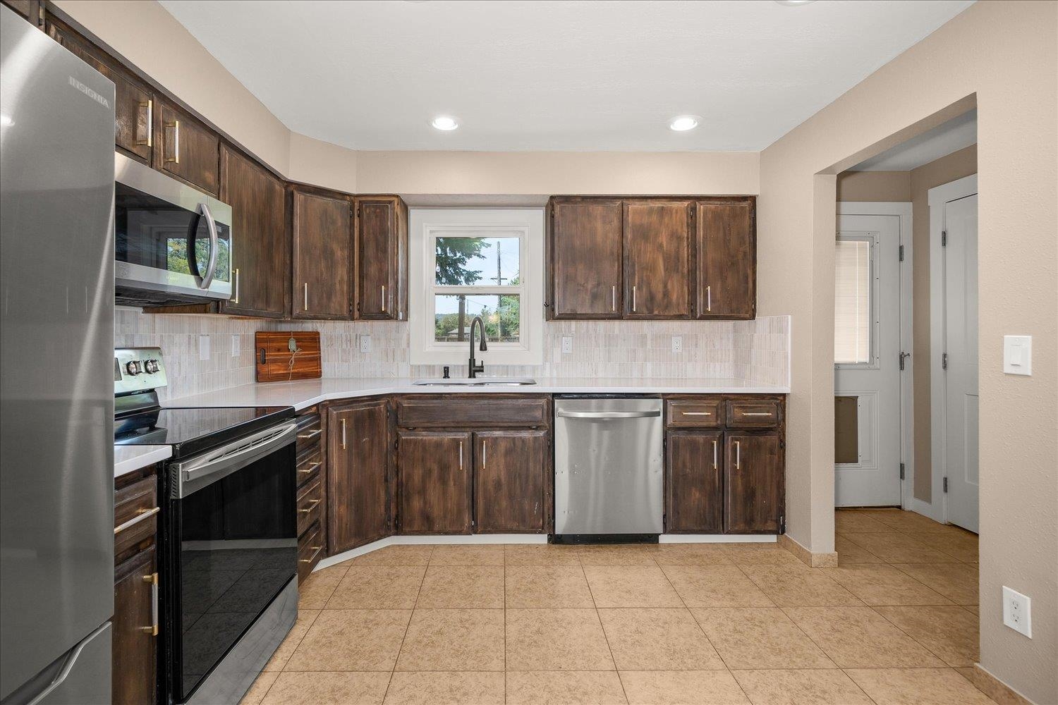 8209 East Indiana Avenue Spokane Valley, WA 99212 - Photo 14 of 48