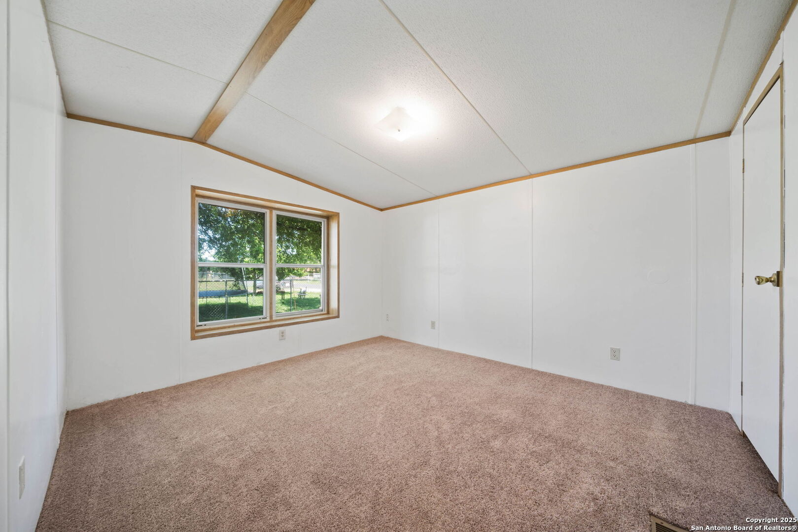 9530 Cross Rdg Lane San Antonio, TX 78263 - Photo 16 of 43