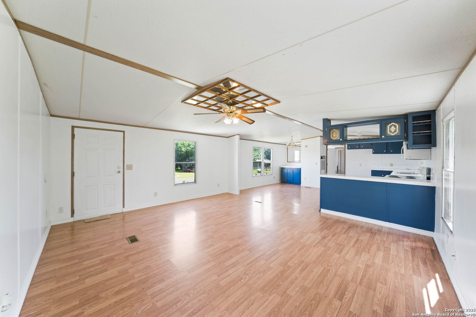 9530 Cross Rdg Lane San Antonio, TX 78263 - Photo 2 of 43