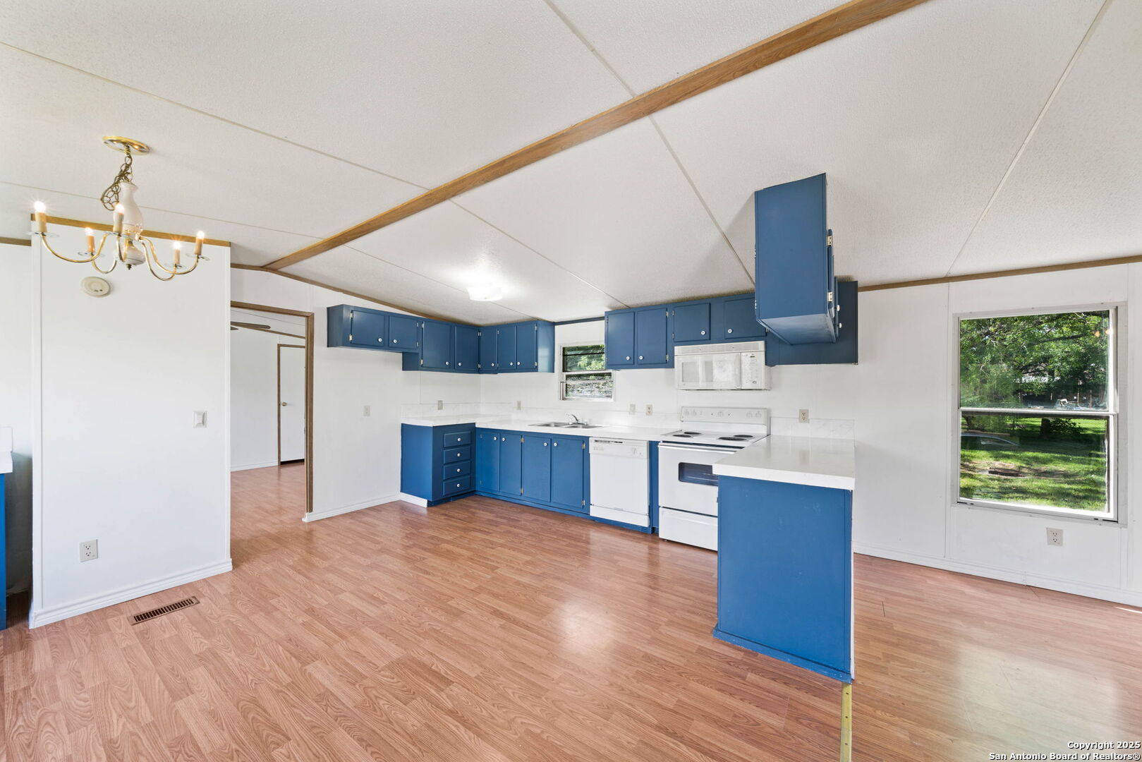 9530 Cross Rdg Lane San Antonio, TX 78263 - Photo 5 of 43